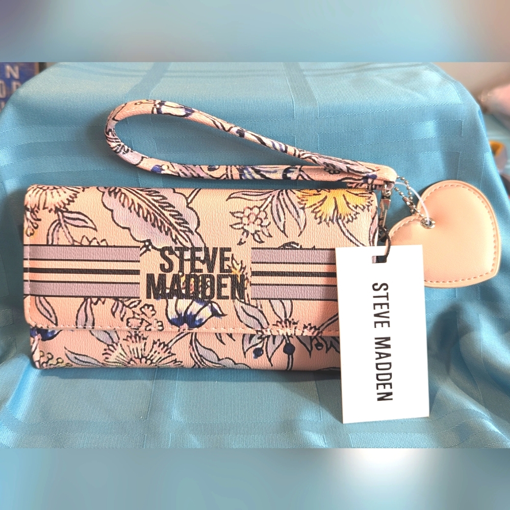 🆕 STEVE MADDEN BKrissy Trifold Blush Floral Wallet/Wristlet